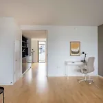 Apartament Amazing Two Bedroom In Urban Area *