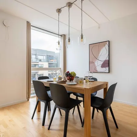 Amazing Two Bedroom In Urban Area Apartament