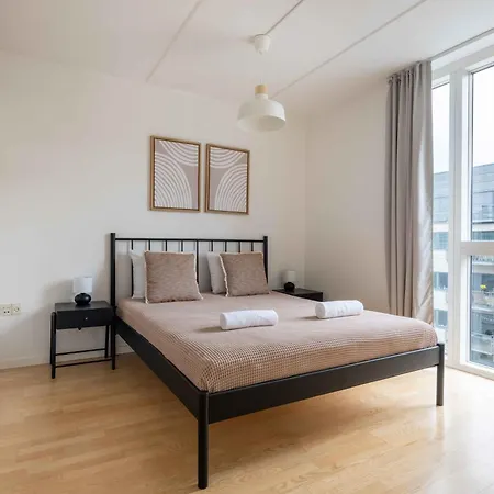 Apartmán Amazing Two Bedroom In Urban Area *