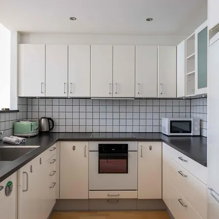 Amazing Two Bedroom In Urban Area