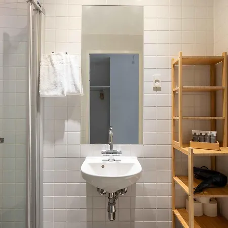 Amazing Two Bedroom In Urban Area *