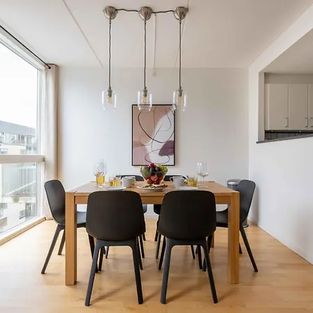 Amazing Two Bedroom In Urban Area *