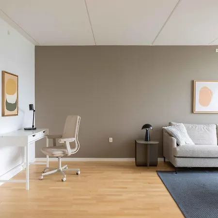 Amazing Two Bedroom In Urban Area *