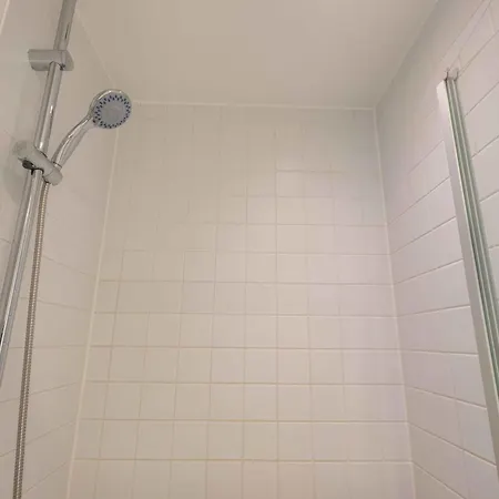 Amazing Two Bedroom In Urban Area Apartment *