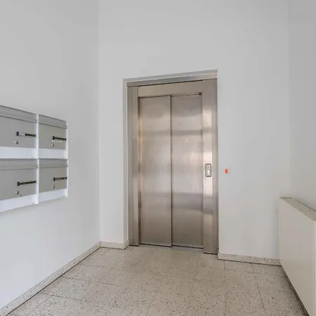 Apartment Amazing Two Bedroom In Urban Area *