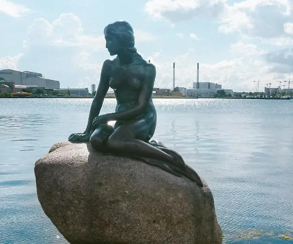 Amazing Two Bedroom In Urban Area