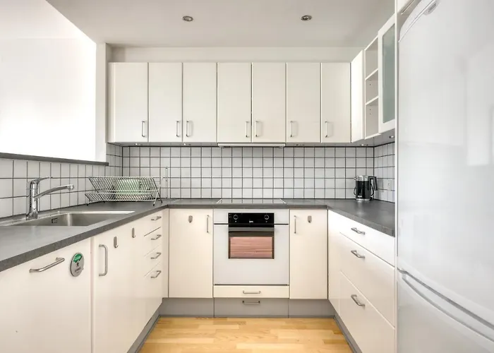 Amazing Two Bedroom In Urban Area *